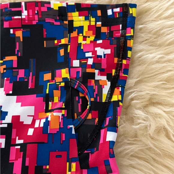 FILA Athletic Workout Colorful Graphic Tank Top - Picture 5 of 6